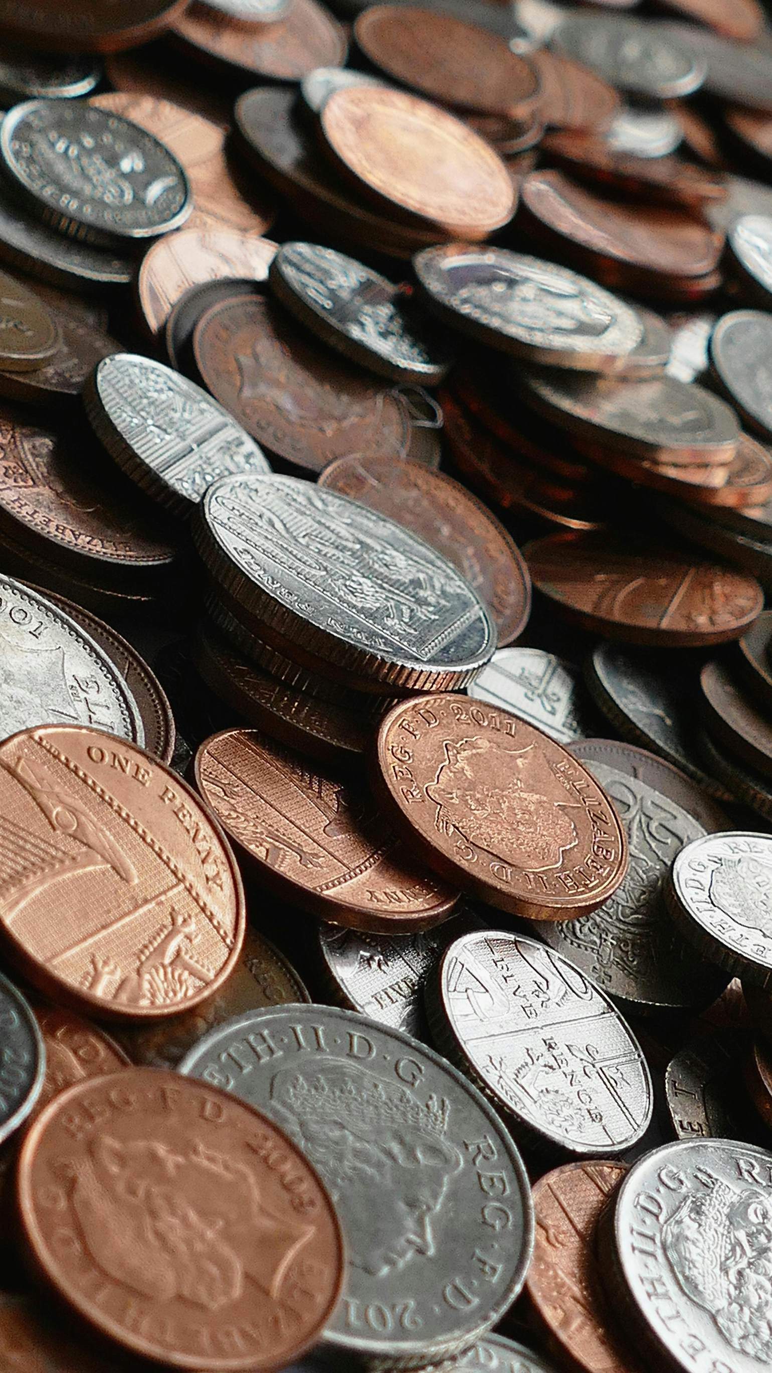 伦敦金的市场价值如何波动？这种波动对全球金融市场有何影响？
